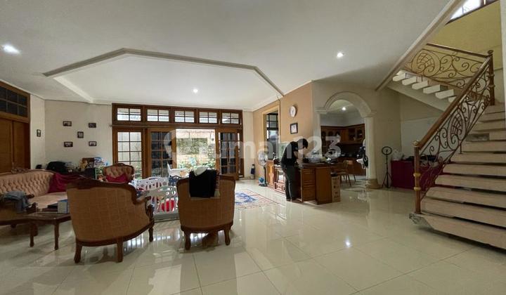 Runah Dijual Komplek Perdagangan Plus 12 Kamar Kos