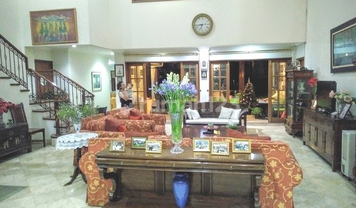 Rumah Mewah Dijual Bintaro Jaya Sektor 9 LT 770 M² SHM 2