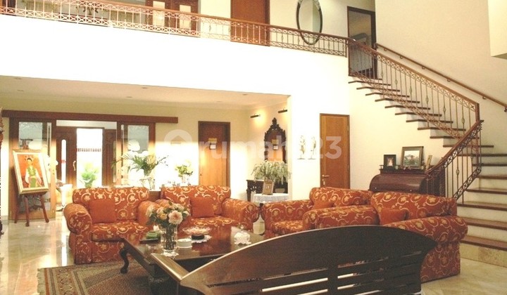 Luxury House for Sale in Bintaro Jaya Sector 9, Land Area 770 m², Freehold Title