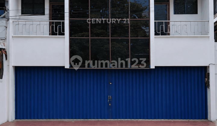 3-Storey Shop House in Magelang Near Artos Mall Ideal for Office Use