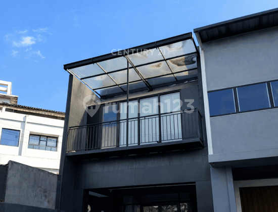 3-Storey Ruko on North Ring Road with Billboard Bonus for Promotion 3-Storey Ruko on North Ring Road with Billboard Bonus for Promotion