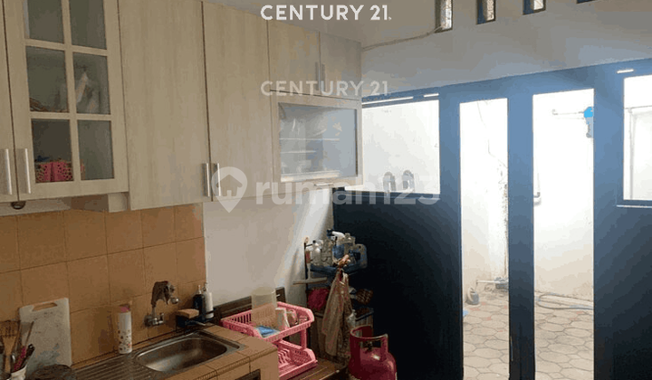 Pharmacy Shop in Front of Mulia Supermarket on Godean Road 2