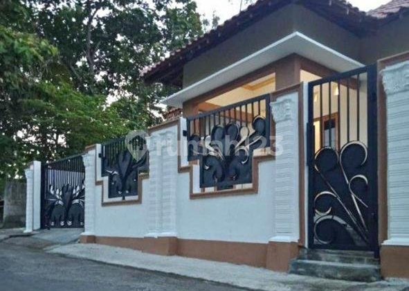 Dijual Rumah Cantik. Kmr3 Pinggiraspal Simpangan Dkt Bantul Kota Dijual Rumah Cantik. Kmr3 Pinggiraspal Simpangan Dkt Bantul Kota