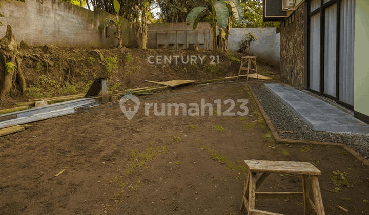 House with 1,291M2 land area in Pakem, near Kaliurang tourism area. 2