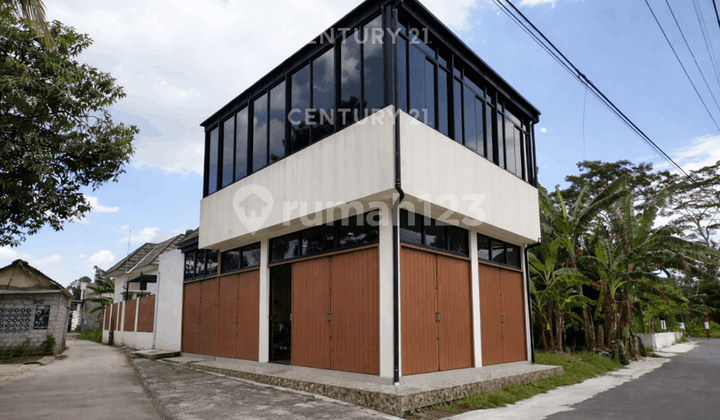 Ruko Hook 2Lt untuk Hunian dan Bisnis di Berbah Dekat Smk Yapemda Ruko Hook 2Lt untuk Hunian dan Bisnis di Berbah Dekat Smk Yapemda