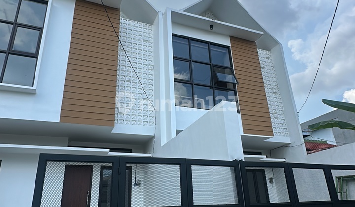 A122. Dijual Rumah Baru Gress Scandinavian Darmo Harapan Indah 2