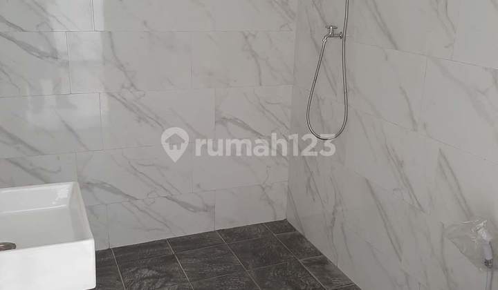 A013. Dijual Rumah Baru Modern Minimalis Pondok Candra Jalan Kembar 2