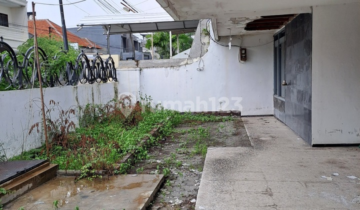 A086. Land Area Counted House For Sale in Manyar Kartika 2
