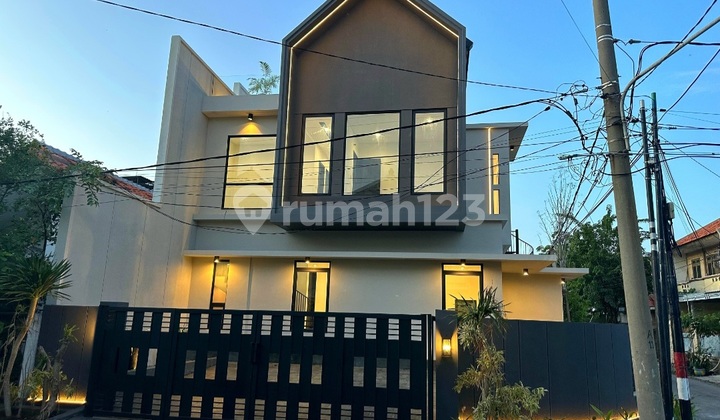 D090. New Scandinavian Style House for Sale in Babatan Pantai 2