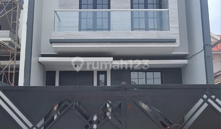 A070. Dijual Rumah Baru Gress Manyar Kertoadi