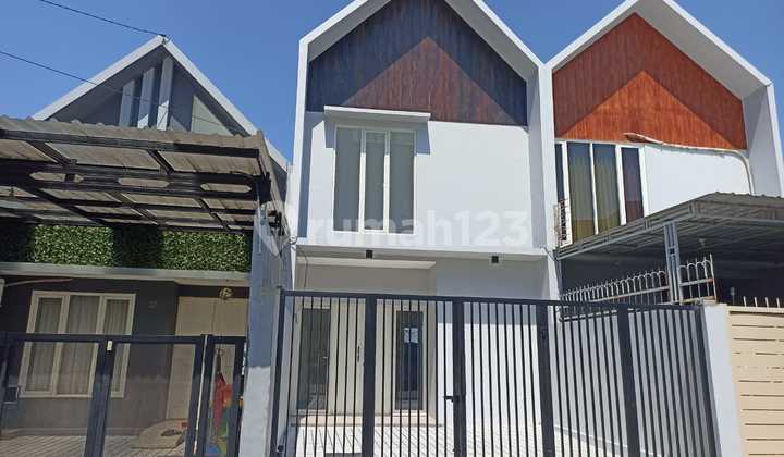 A130. Dijual Rumah Baru Scandinavian 2 Lantai New Royal Gunung Anyar Surabaya