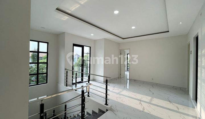 A123. Rumah Baru Gress American Classic Jemursari 2