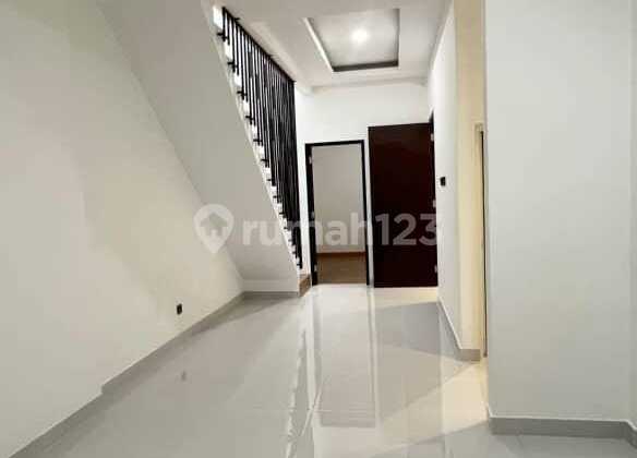 *For Sale: 1.5-Story Ready-to-Occupy House in Duta Lestari Housing Complex 2
