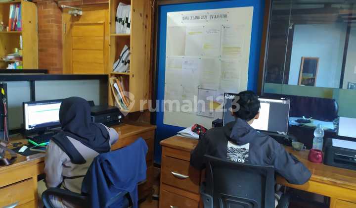 Rumah Megah Menghadap Barat, Lokasi Strategis di Sleman 2