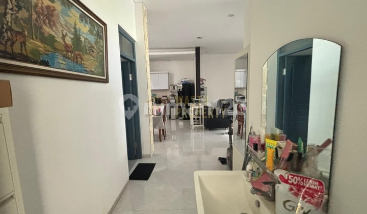 Premium Living - Rumah 2 Lantai Furnished Lokasi Favorit 2