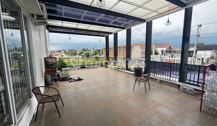 Dijual Rumah 2 Lantai Luas di Mertoyudan, Cocok Hunian Keluarga Besar 2