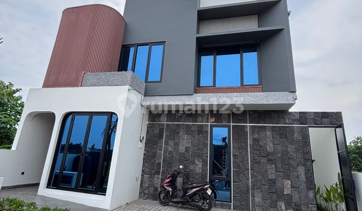 Rumah Modern Siap Huni di Trihanggo - Lokasi Strategis Dekat Kota Jogja!