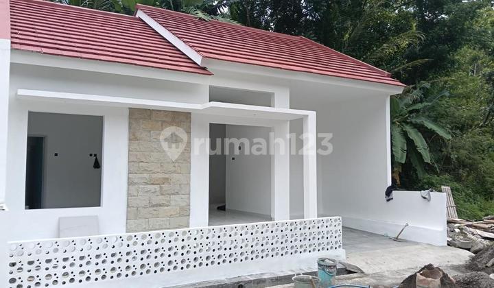 Comfortable Residence in a Green Environment in Sedayu - Suitable for Young Families 2