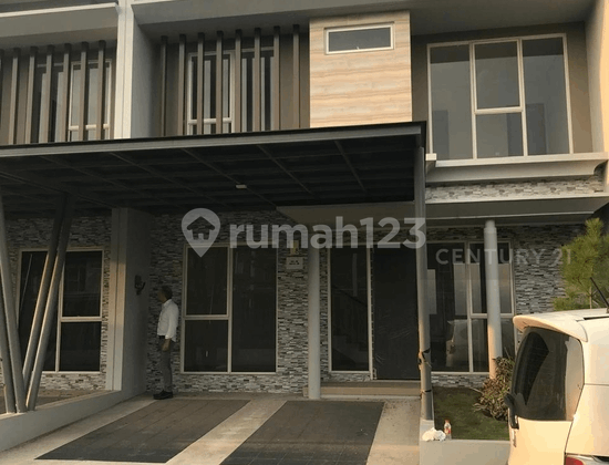Nice and Luxurious House in Jakarta Garden City