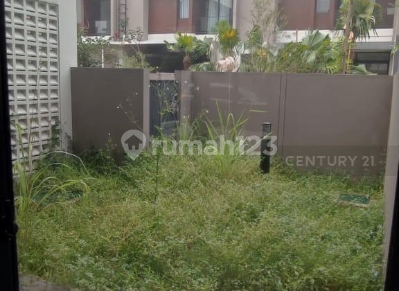 Rumah 2 Lantai Modern Minimalis di Podomoro Park 2