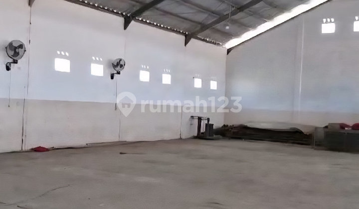 Gudang Lokasi Strategis Cocok untuk Bisnis Gudang Lokasi Strategis Cocok untuk Bisnis