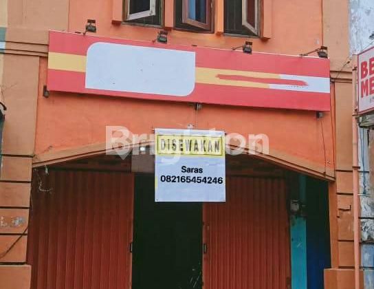 Ruko 2 lantai , di lingkungan ramai , cocok tuk usaha/ kantorGREEN PARK