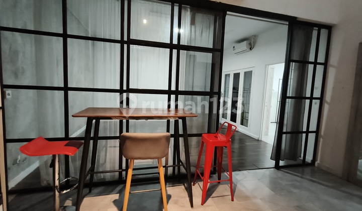 Sewa Rumah Cilandak Lebak Bulus : Rumah Futuristic Asri Sejuk di Jln Taman Bona Indah Jakarta Selatan Dekat MRT - Turun Harga - Semi-Furnished 2