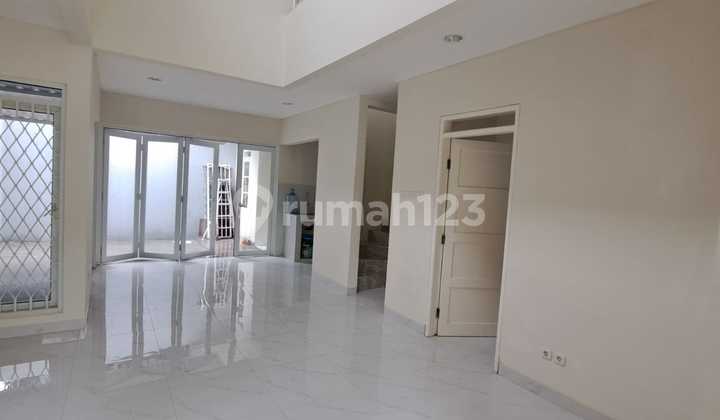 Rumah Minimalis 2 Lantai Siap Huni & Strategis 1