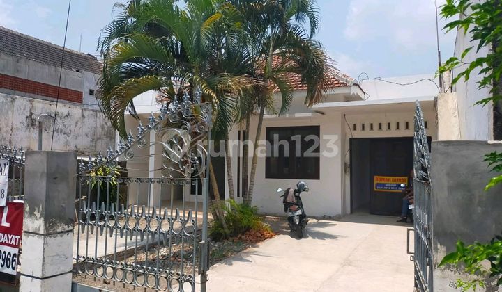 Rumah 1 Lantai Lokasi di Tengah Kota Surakarta Rumah 1 Lantai Lokasi di Tengah Kota Surakarta