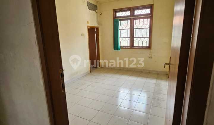 For Sale 2-Story House in Strategic Location at Jombang Bintaro Sector 9 2