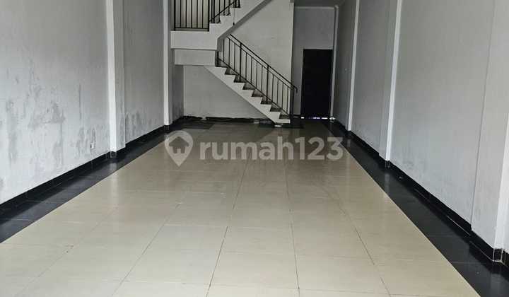 Strategic 3-Story Shop-House Ready to Occupy in Business Center! in Jombang Bintaro Sector 9 2