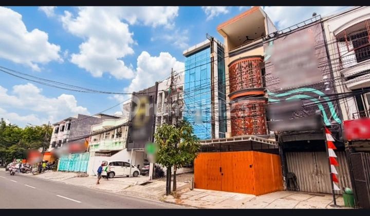 For Sale Kos House in Tanjung Duren, 24 Rooms, 10% ROI, Affordable, Strategic Location. 2