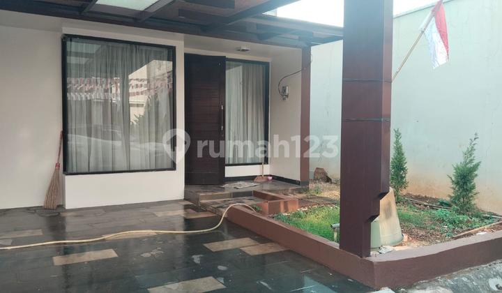 Rumah 2 Lantai Bagus di Bintaro Dekat Sekolah Al Zahar