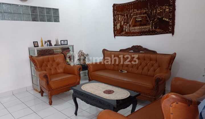 Hot Deal! Strategic 3-Bedroom House in Cijerah 2