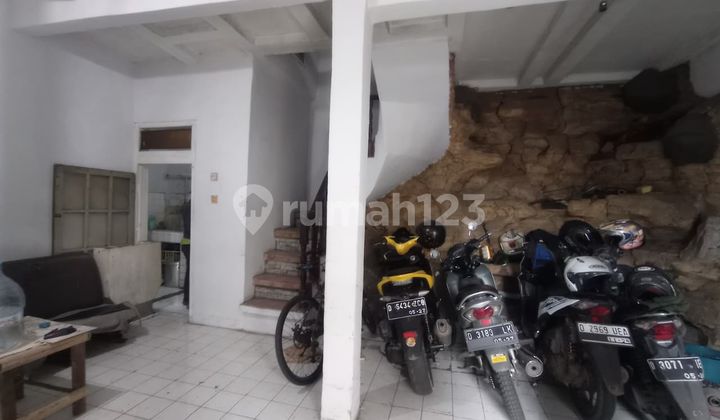 House Suitable for Boarding, Strategic Location in Cijerah 2