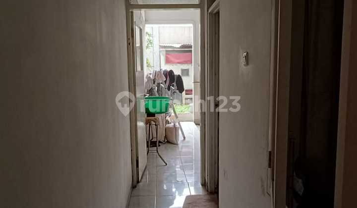 Modern Minimalist House in Cijerah - 4 BR 5 BA, 100M to Borma! 2