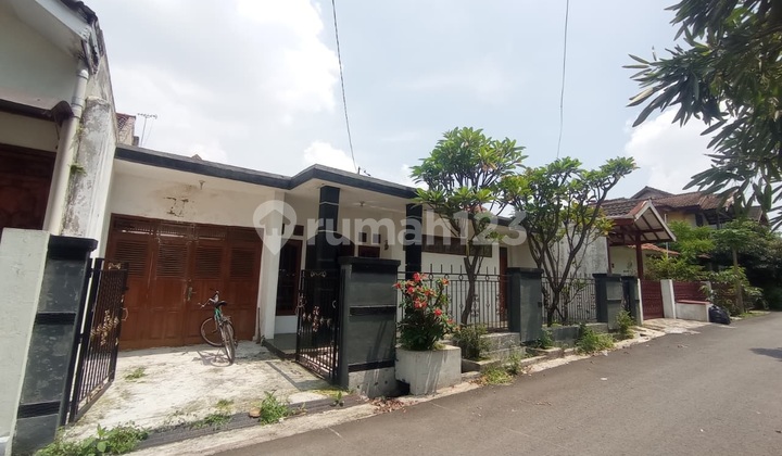 Best Price House! Strategic Location, Easy Access Best Price House! Strategic Location, Easy Access