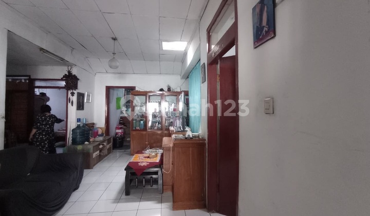 Comfortable Neighborhood House in Cijerah 2