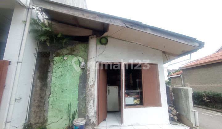 Strategic 400 Million Rupiah House in Cijerah - SHM, Access for 2 Cars, Flood-Free!