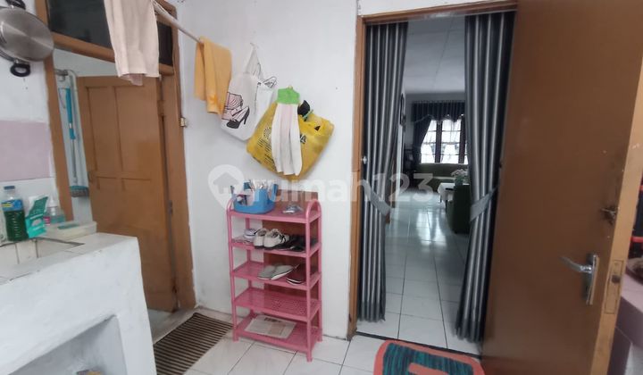 Well-Maintained House in a Strategic Location in Cijerah 2