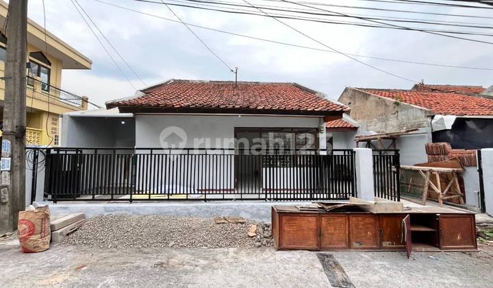 Rumah Posisi Hook Dekat Borma di Melong Green bisa Disewakan Rumah Posisi Hook Dekat Borma di Melong Green bisa Disewakan