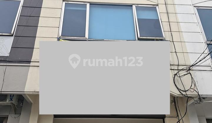 Bisnis Berkembang dengan Ruko Ini, Investasi Cerdas, di Lokasi Strategis. Bisnis Berkembang dengan Ruko Ini, Investasi Cerdas, di Lokasi Strategis.