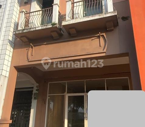For Rent: Very Strategic Shop House in Kota Baru Parahyangan 1