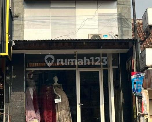 Translation: For Sale Minimalist Shophouse on Ciumbuleuit Main Road Translation: For Sale Minimalist Shophouse on Ciumbuleuit Main Road