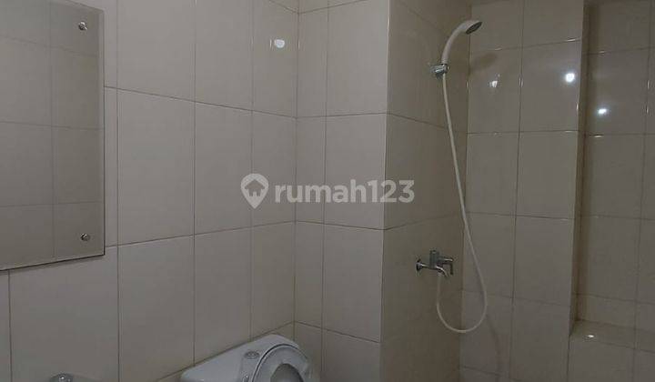 Hot Hot  Atau  Apartment Springlake di Summarecon Bekasi Tower Azolla,lantai 20, No 32 LAL 2