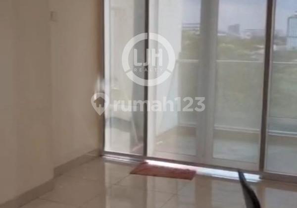 Soho Apartment in Good Condition at Brooklyn Alam Sutera 2