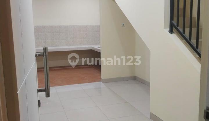 Disewakan/Dijual Fortune, Graha Raya  Rumah 2,5 Lantai (Sudah Renovasi Full) 