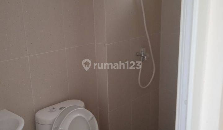 DISEWA CEPAT   RUKO HAMPTON AVENUE BARU dan.BAGUS  Blok B hadap jalan Hampton Gading Serpong , Paramount 2