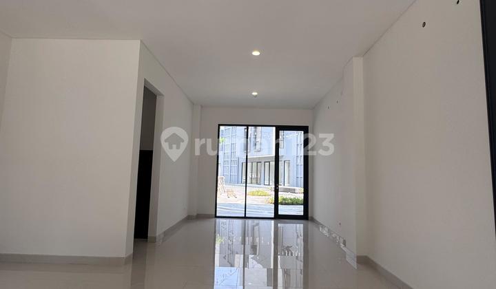 For Sale 3-Story Shop House 2 Fronts in Bsd City - Super Strategic Location Delrey Business Town, Bsd City 2