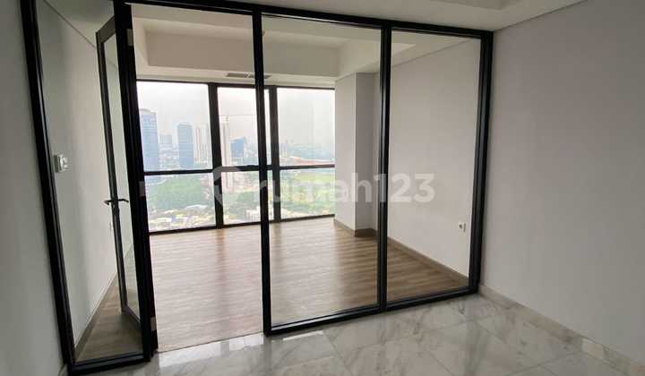 FOR SALE AT A LOSS BU Apartment The Smith 1 BR Alam Sutera, 650 MILLION 2